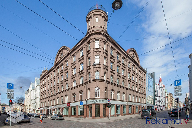 Iznomā gaišas biroja telpas ar balkonu pēc kapitālā remonta Rīgas centrā, Stabu ielā 47 Rīga - foto 1