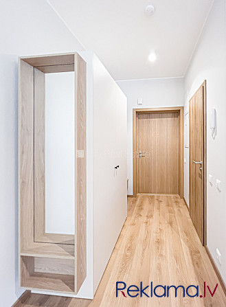 Projekts - J5, pagalma ēka, iespēja nomāt autostāvvietu, ir lifts, balkons 8.8 m2, guļamistabu Rīga - foto 20