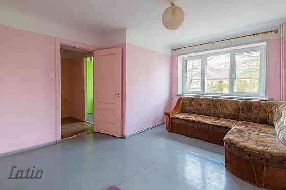Pārdod kompaktu 2-istabu dzīvokli blakus Jelgavas centrālajai daļai. 
Dzīvoklis silts un gaišs. Uzst Елгава и Елгавский край