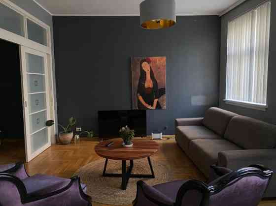 Со вкусом оформленная 2-комнатная квартира в центре Риги  Планирование: + Гостиная Рига