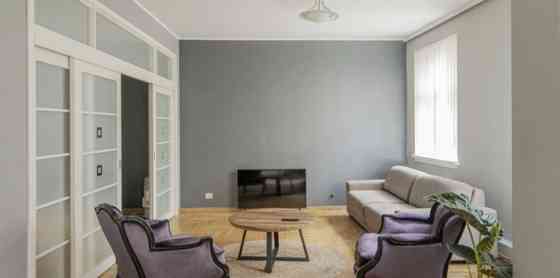 Со вкусом оформленная 2-комнатная квартира в центре Риги  Планирование: + Гостиная Рига