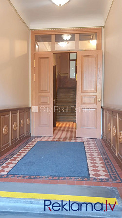 Renovēta māja, ir lifts, franču balkons, guļamistabu skaits 2 gab., studio tipa, virtuve Rīga - foto 18