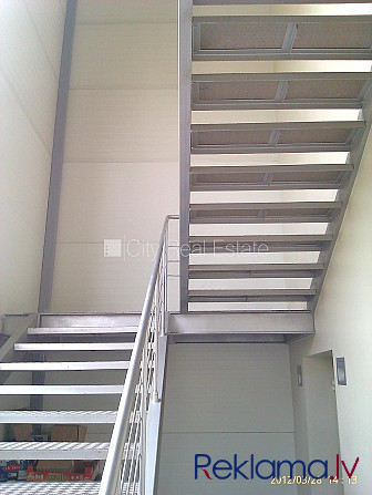 Фасадный дом, реновированный дом, закрытый двор, вход с улицы, лифт, лестничная Рига - изображение 14
