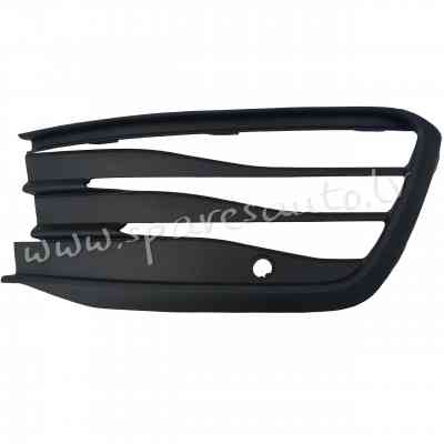 A12064 - Volkswagen Golf VIII 2020- bumper grille without holes for parktronics, daytime running lig Рига