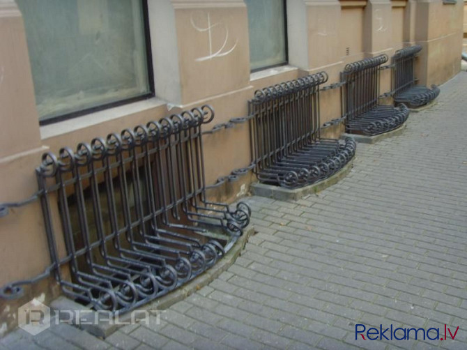 Pārdod divistabu dzīvokli ar kvalitatīvu remontu un aprīkojumu renovētā mājā  Stabu ielā Rīga - foto 2