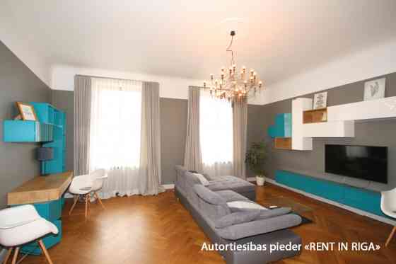 Furnished 2 room apartment, restored and retained in classic Art Nouveau style - parquet flooring, h Rīga