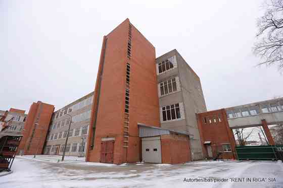 Ražošanas/noliktavas telpas Jelgavas mašīnbūves rūpnīcā, Barona ielā 40.  Telpās ir pieejama 3 fāžu  Елгава и Елгавский край