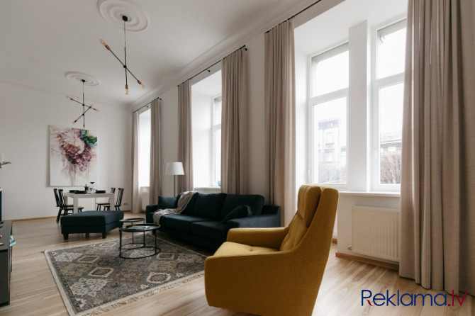 Tastefully decorated, spacious two room apartment in the very center of Riga near the Monument of Fr Рига - изображение 2