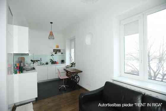 Сдается на длительный срок меблированная двухкомнатная квартира в Тихом Центре Rīga