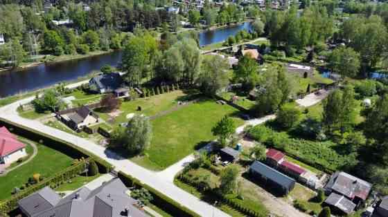 For sale - an excellent building plot in Bukultos near the Jugla canal. A quiet, green area of Rīga