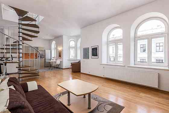 Pārdod divlīmeņu dzīvokli arhitekta Reinholda Georga Šmēlinga projektētā latviešu nacionālā romantis Рига