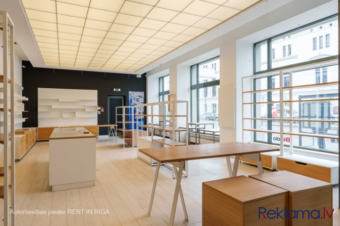 Plašas biroja telpas renovētā un reprezentablā ēkā pie Operas  Telpas izvietotas divos Rīga - foto 2