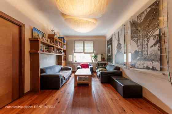 Продается светлая и теплая 3-комнатная квартира на улице Стабу, в красивом доме в Рига