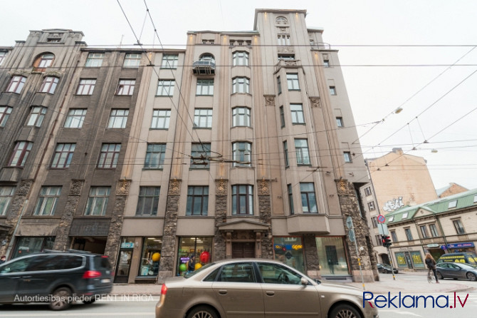 Iespējams iegādāties 3-istabu dzīvokli, Rīgas centrā.  Dzīvoklis atrodas renovētā ēkā, Rīga - foto 2