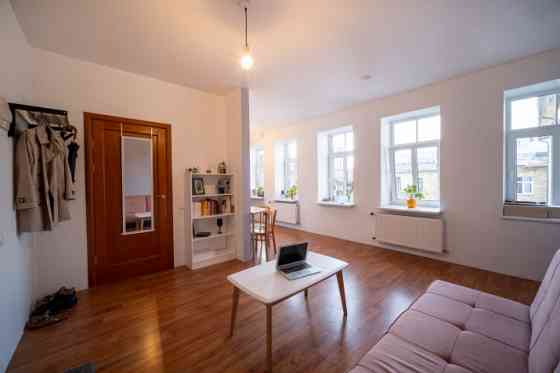 Продается уютная, светлая 2-комнатная квартира в центре Риги. Квартира Rīga