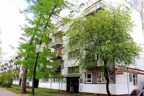 Фасадный дом, закрытый двор, вход со двора, лестничная клетка после Rīga