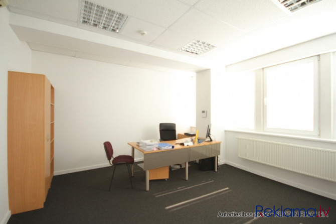 Sakoptā un renovētā biroju/veikalu ēkā piedāvāju autonomu biroju,(viss 9. stāvs, ir 2 Rīga - foto 9