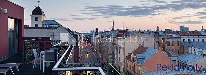 Zeme īpašumā, jaunceltne, ir lifts, kāpņu telpa pēc kapitālā remonta, balkons, viena istaba Rīga - foto 11
