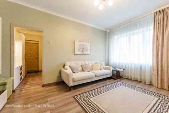 A bright and well-kept two room apartment in nearby Teika is for sale! Good, comfortable layout of t Рига