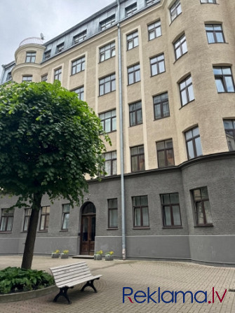 Piedāvājumā ērts un kompakts 3 istabu dzīvoklis klusajā centrā, kapitāli renovētas ēkas Rīga - foto 6