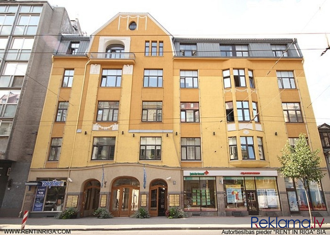 Birojs renovētā ēkā pie Dzirnavu ielas.  + 3. stāvs. + Platība sastāv no 10 izolētiem Rīga - foto 1