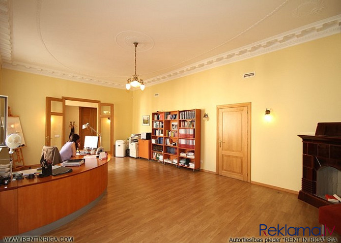 Iznomā biroja telpas Centrā, renovētā- sakoptā ēkā. + 4. stāvs; + Platība sastāv no Rīga - foto 3