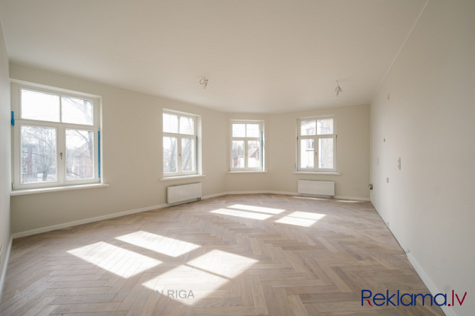 Trīs istabu dzīvoklis šarmantajā Āgenskalnā!   Rīgas koka arhitektūras pērle  dzīvojamā Rīga - foto 1