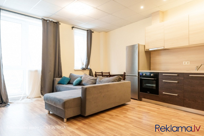 Īrei pieejams 3 istabu dzīvoklis    Dzīvoklis ir aprīkots ar visu nepieciešamo, tai skaitā,  iebūvēt Рига - изображение 1