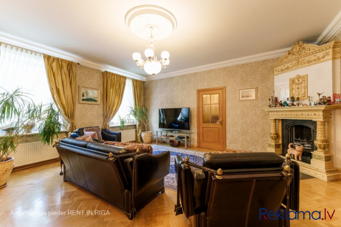 Tiek izīrēts patiesi mājīgs, kvalitatīvi būvēts un aprīkots 5-istabu dzīvoklis skaistas Rīga - foto 1