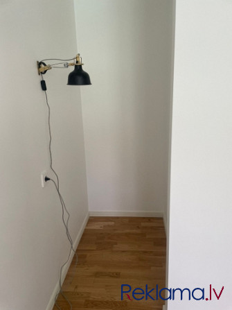 Tiek pārdots renovēts dzīvoklis ar atsevišķu virtuvi un dzīvojamo istabu. Dzīvoklis Rīga - foto 4