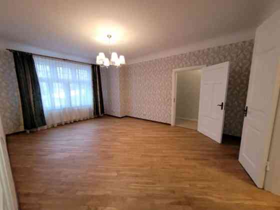 Продается просторная, теплая, частично меблированная 5-комнатная квартира с Rīga