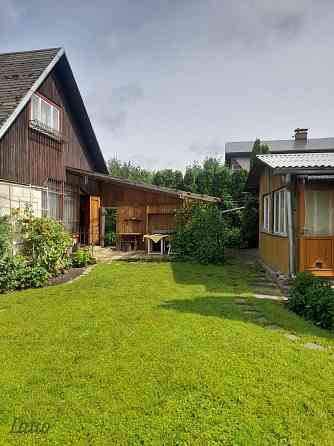 Pārdod divas saulainas vienstāvu dārza  mājiņas ar zemi 516 m2. Mājiņā 2 istabas, virtuvītes zona, p Rīga