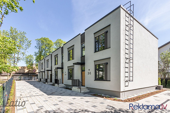 Pārdod divstāvu dzīvokli 5 sekciju rindu mājā ar kvalitatīvu iekšējo apdari, iebūvētajām Rīga - foto 5