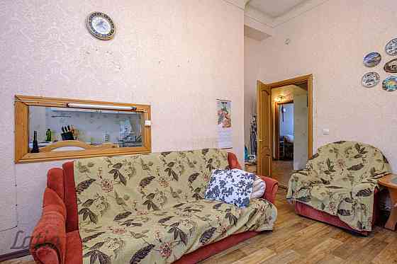 Pārdod remontējamu 3-istabu dzīvokli Daugavgrīvā. Dzīvoklis sastāv no trīs izolētām istabām, virtuve Rīga