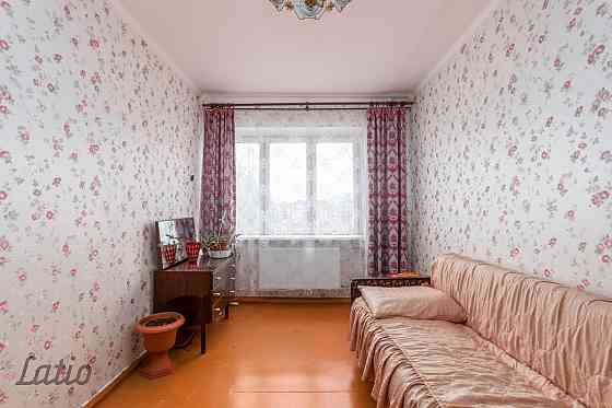 Jelgavas centrā pieejams iegādei divistabu dzīvoklis. 
Dzīvoklis izvietots ēkas 4. stāvā, vidusdaļā, Jelgava un Jelgavas novads