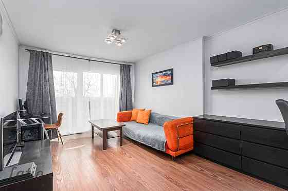 Pārdod gaišu, mājīgu 3 istabu dzīvokli, 70 kvm. platībā, Siguldā. Zeme zem mājas īpašumā, pie mājas  Cигулда