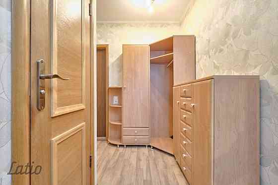 Pārdošanā kompakts dzīvoklis ar lodžiju Pļavniekos. Viena istaba, virtuve, vannas istaba, tualete, p Rīga