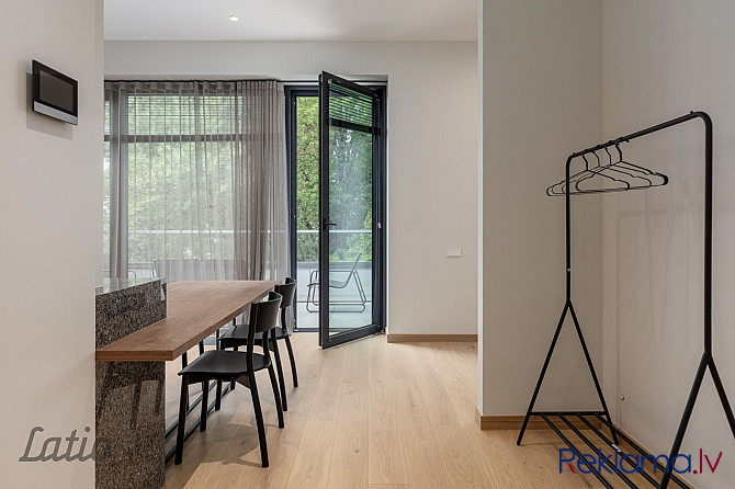 Īrei piedāvājam 3-istabu penthouse dzīvokli ar terasi jaunajā Hoffmann Rezidence projektā, Klīversal Рига - изображение 3