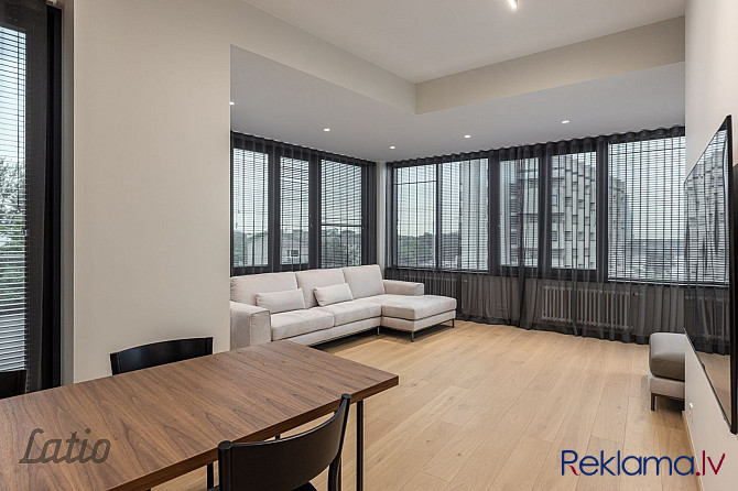 Īrei piedāvājam 3-istabu penthouse dzīvokli ar terasi jaunajā Hoffmann Rezidence projektā, Klīversal Рига - изображение 1