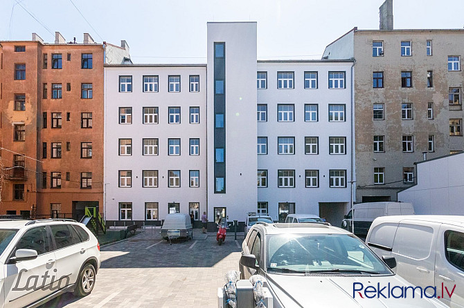 Pilnībā renovētā piecstāvu namā Rīgas centrā, Aleksandra Čaka iela 123, tiek piedāvātas komerctelpas Рига - изображение 4