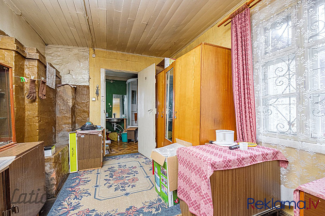 Pārdod mazu vienstāva privātmāju ar divām istabām diezgan lielā zemes platībā Rīga - foto 3