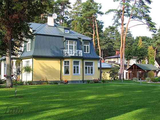 Pārdod skaistu un šarmantu māju Jūrmalā, Bulduros. Māja ir atjaunots arhitektūras piemineklis un iet Jūrmala