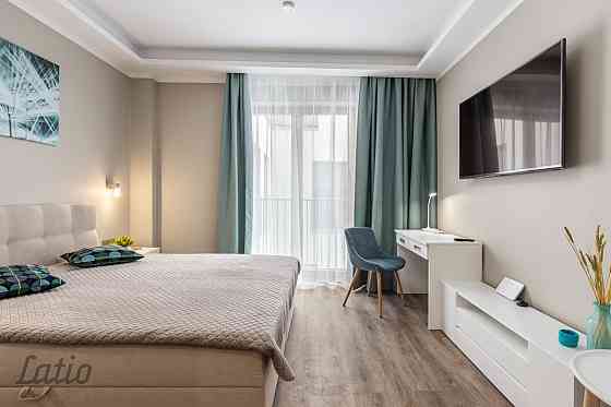 Īrei tiek piedāvāts mēbelēts dzīvoklis jaunajā daudzdzīvokļu kvartālā ar zaļu iekšpagalmu Vecrīgā, k Рига