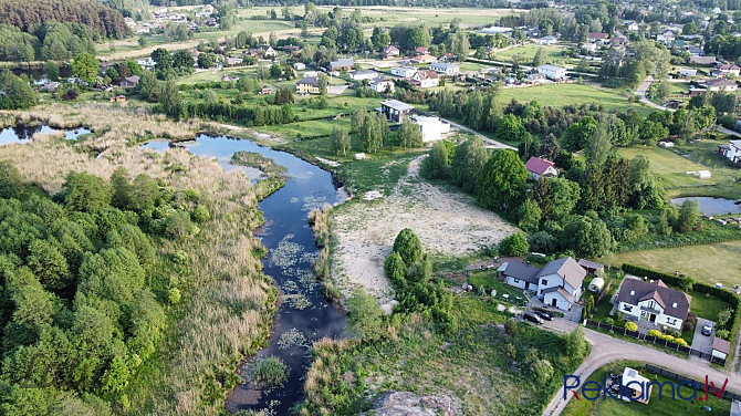 Pārdod apbūves zemi klusā vietā ar Langas upi un pretējo krastu īpašumā, kas ir garants, ka Rīga - foto 2