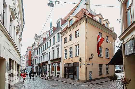 Примерно в начале июня собственник сдает 3-комнатную квартиру в довоенном Rīga