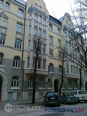 Ielas māja, vieta automašīnai,  ieeja no ielas, maksas autostavvieta, viena istaba izolēta, Rīga - foto 1