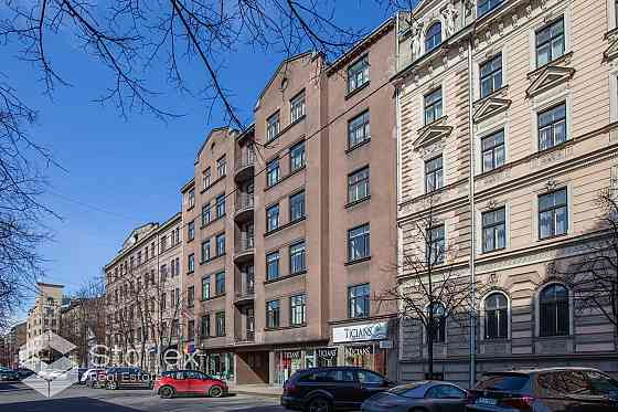 Сдаются в аренду светлые офисные помещения с балконом после капитального Rīga