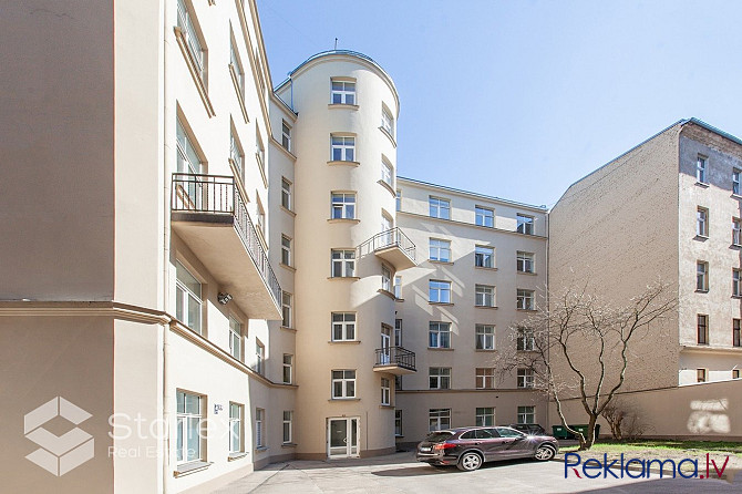 Iznomā gaišas biroja telpas ar balkonu pēc kapitālā remonta Rīgas centrā, Stabu ielā 47 Rīga - foto 13