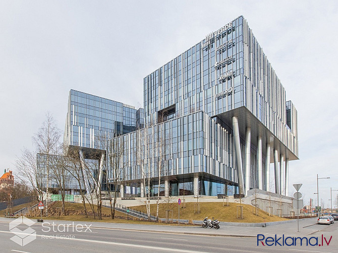 Piedāvājam mēbelētu A klases biroju modernā biznesa centrā VERDE - zaļākā biroju ēka Rīga - foto 1