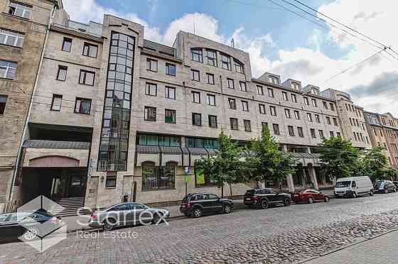 Предлагаем в аренду офисные помещения в отреставрированном здании в центре Риги, Rīga